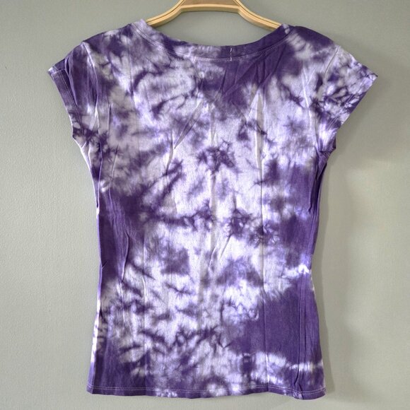 Lavender Daydream – Zenana Outfitters Women’s Medium Tie Dye V-Neck Tee - Picture 5 of 5